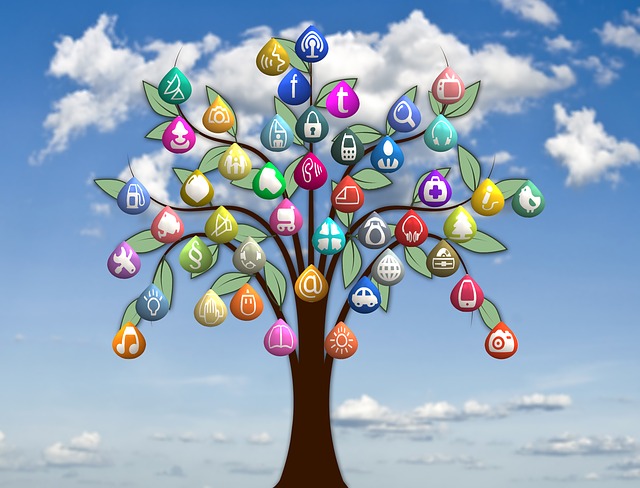 Tree with social media icons as leaves